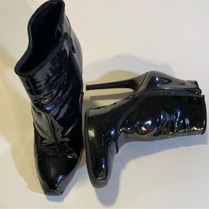 Giambattista Valli black patent leather zip boots, creased from storage SZ 39